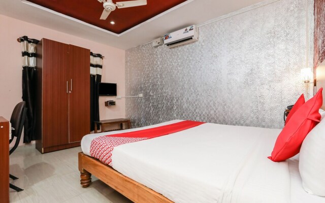 OYO 9592 Maharaja Palace Resort