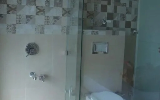 OYO Flagship 40500 Hotel Mid Town