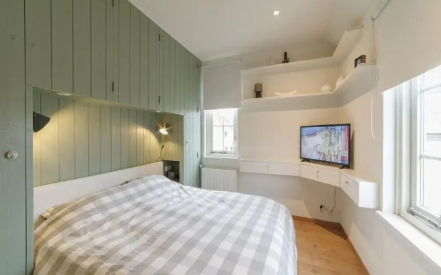 Zeeland Retreat; Sauna and Seaside Charm