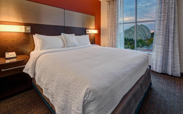 Residence Inn by Marriott Kansas City Downtown/ Convention