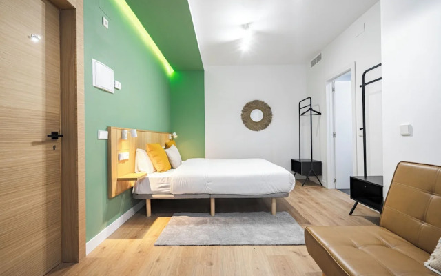 Vallecas Suites by Olala Homes