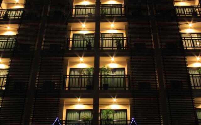 Patong Hemingway's Hotel