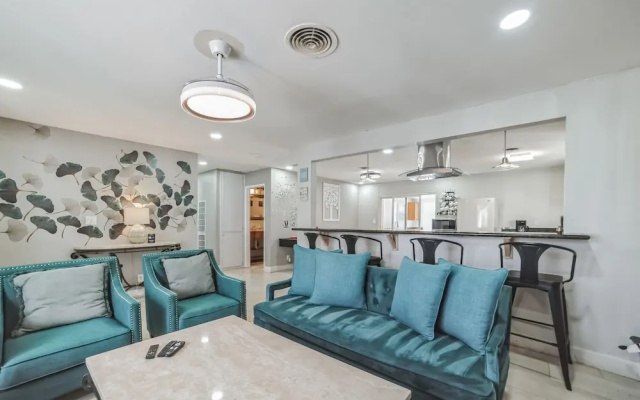 Las Vegas - 5 Mins From The Strip 4 Bedroom Home by RedAwning