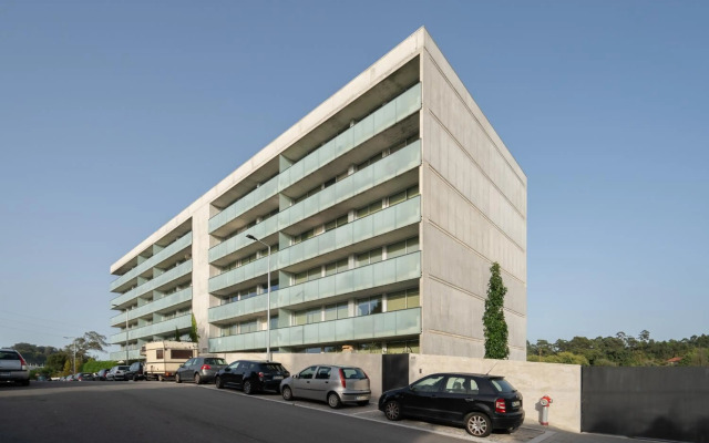 Luxurious Impressive Apartment - Balcony and Pool