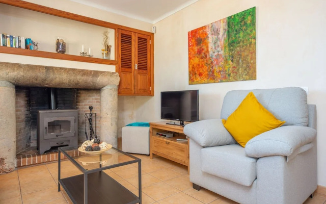 Vista Sol in Ariany With 2 Bedrooms and 1 Bathrooms