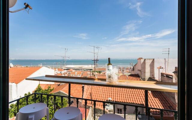 Alfama Vintage Studio Apartment w/ RiverView - by LU Holidays