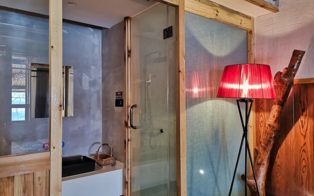 Village Utopia Backpackers Hostel