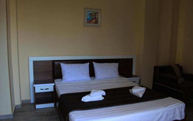 Golden Fleece Hotel