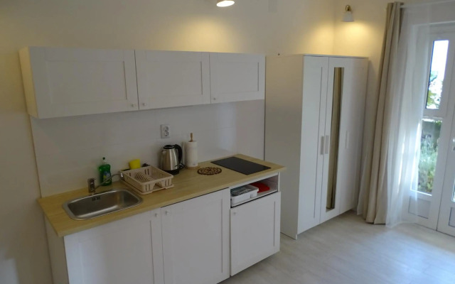 Job studio apartments