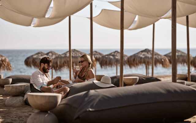 The Bay Hotel & Suites