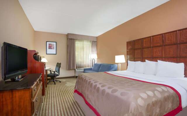 Ramada by Wyndham Columbus North