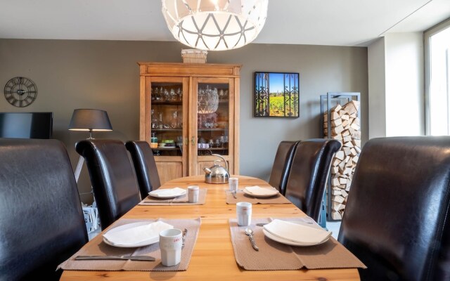 La Maison De La Petite Charriere