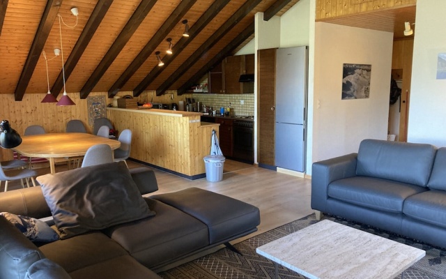 Sunny Chalet in Veysonnaz for 10 Guests – Lobby – Veysonnaz