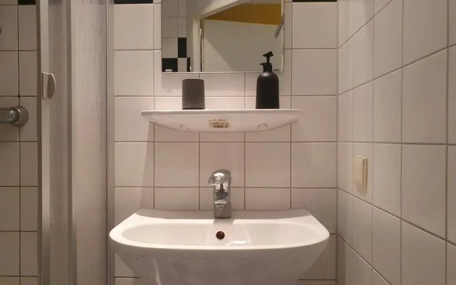 Affordable Central Rooms Near U3