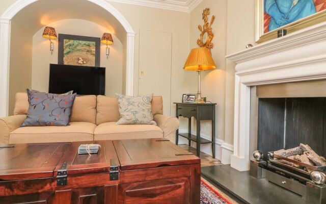 4 Maidens Row