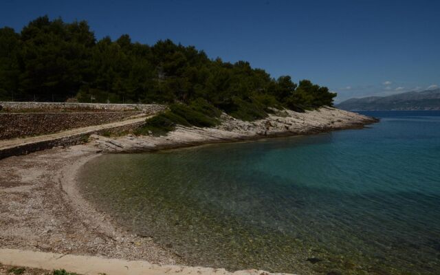 Holiday house Mare- close to the sea Cove Vela Lozna (Postira), Island Brac