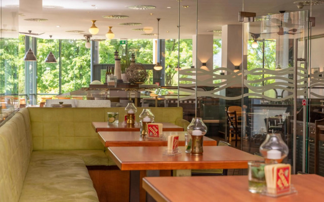 Trans World Hotel Donauwelle