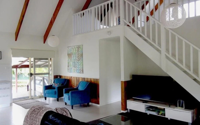 Pitcairn House