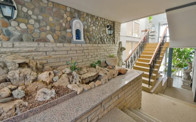 Villa Seafront Escape