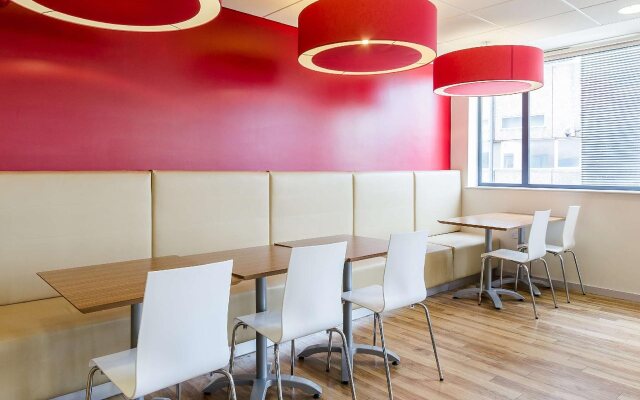 Travelodge Woking Central