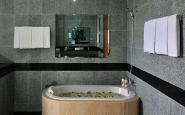 Royal Reward Resort