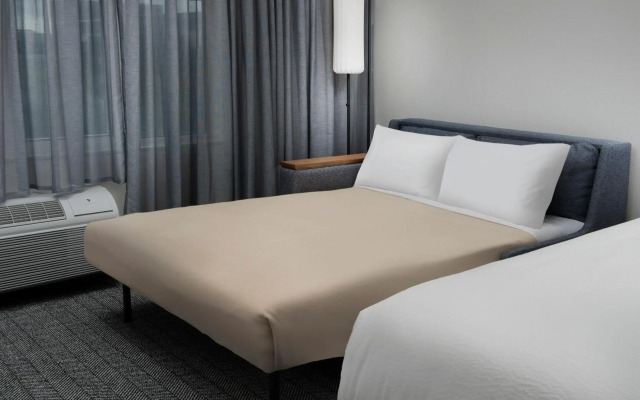 Courtyard by Marriott Savannah Downtown/Historic District