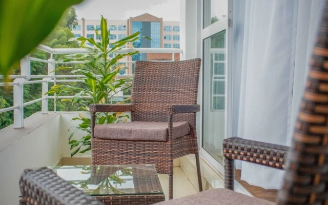 Luxel Suites by Homes by Della