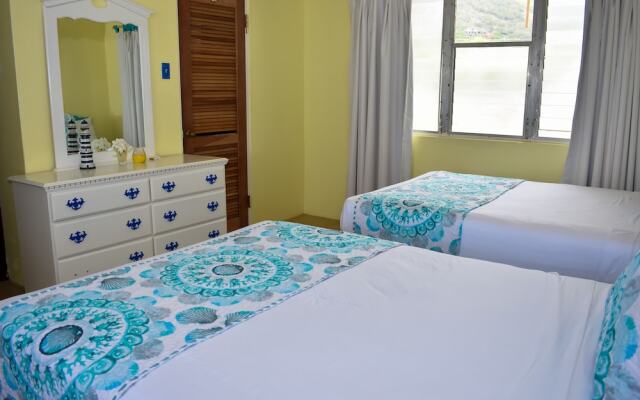 Catamaran Hotel Marina