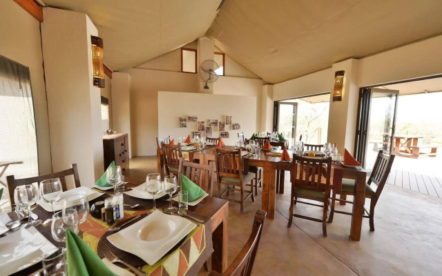 Cheetah Paw Eco Lodge