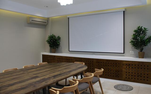 Ayhan Hotel