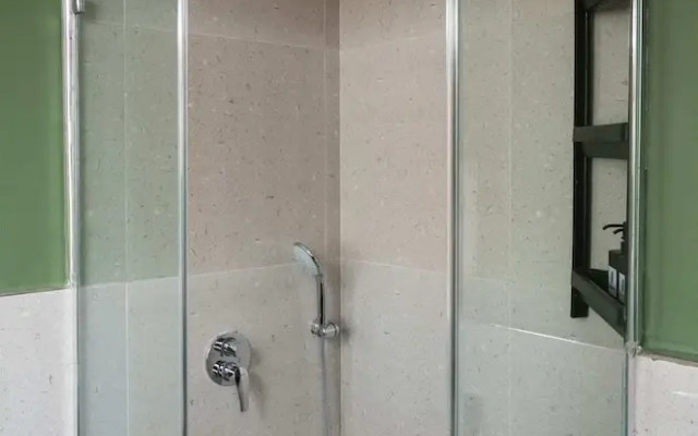 Xuru Jacuzzi Studios @ The Pyramids