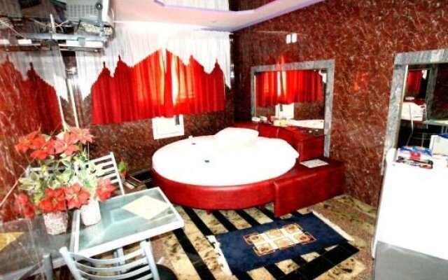 Motel Desejo (Adult Only)
