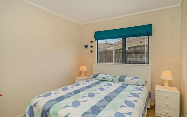 The Bungalow at Matarangi - Matarangi Holiday Home