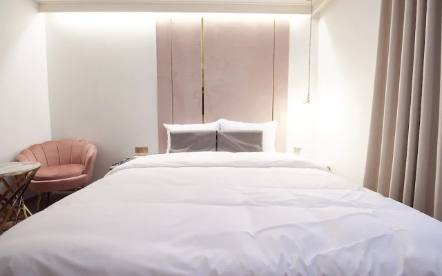 Den Basta Signature Hotel