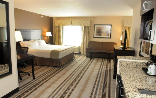 Holiday Inn Express & Suites Cambridge by IHG