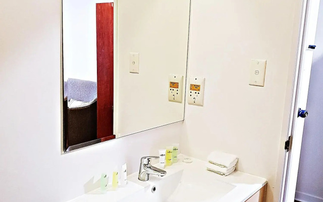 Auckland Airport Easy Hotel