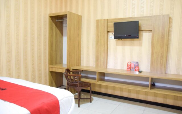 RedDoorz near Museum Probolinggo