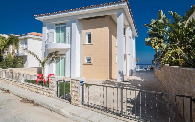 Shaye Frontline Villa