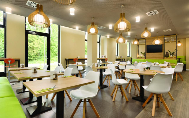 Super 8 by Wyndham Oberhausen am Centro