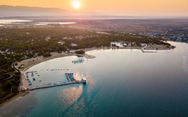 Zaton Apartment With Shared Pool