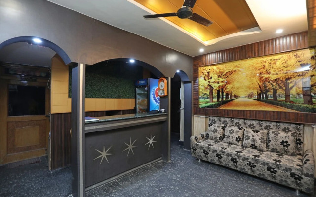 OYO 19804 Hotel Geet International