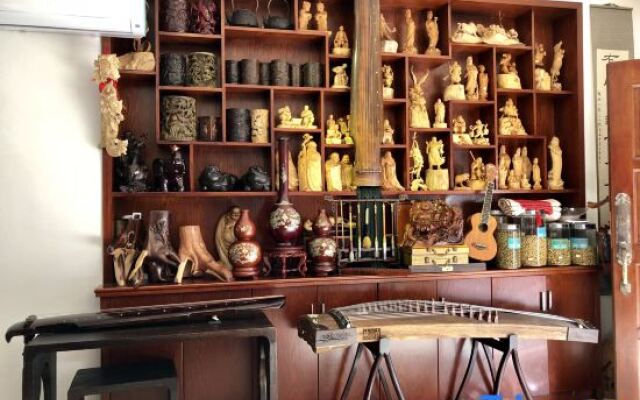 Yaqiu Courtyard Featured Hostel