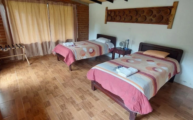 Mindo Loma Bird Lodge