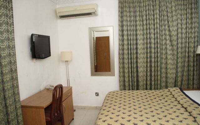Bec Suites