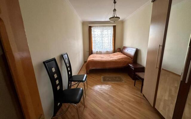 cozy 2-bedroom apartment in Gori