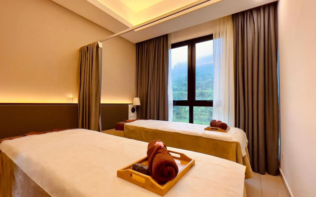 The Yanné, Onsen Hotel