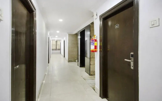 OYO 9627 Hotel Srinivasa Central