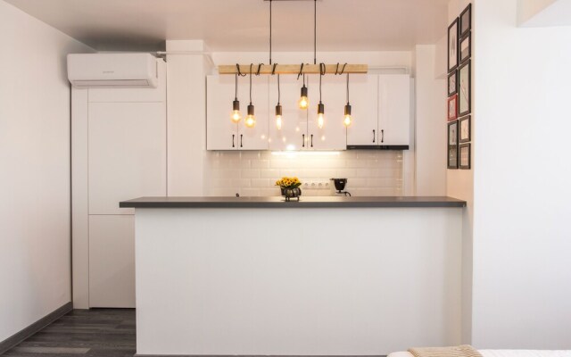 Studio L by MRG Apartments