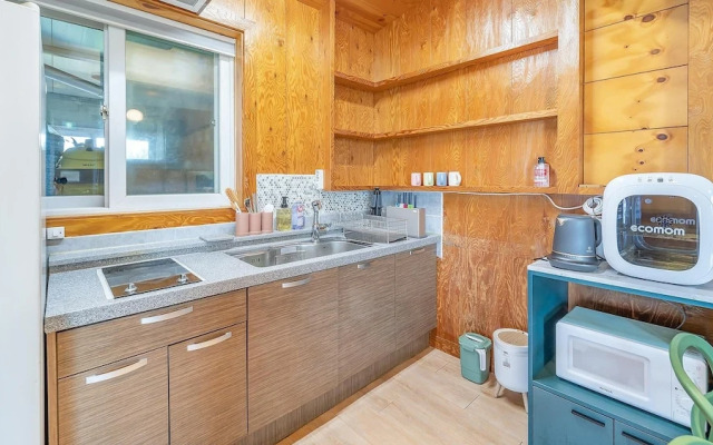 Yeosu Hi Mom Kids Family Pension Black