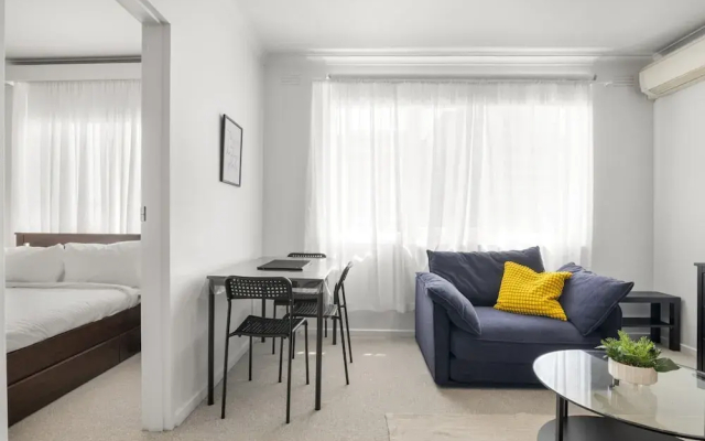 Sleek Richmond 1-bed Close to Everything
